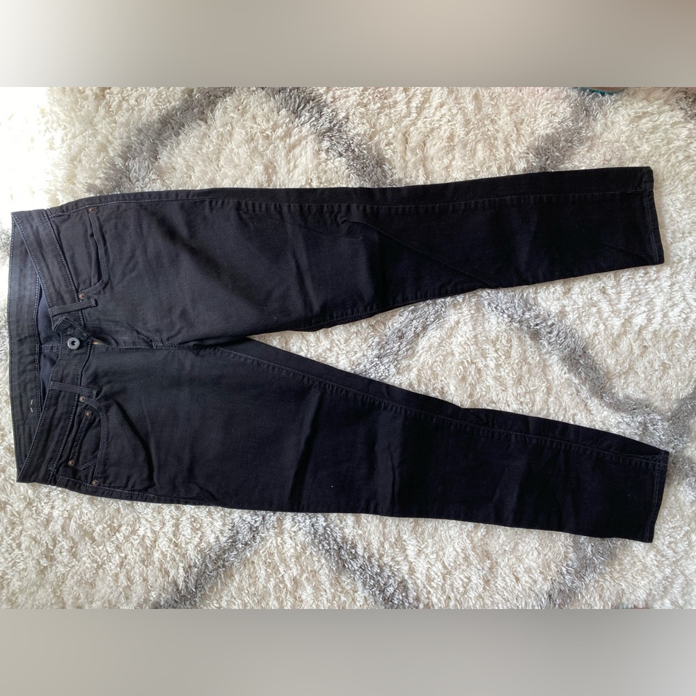 Levi’s black jeans